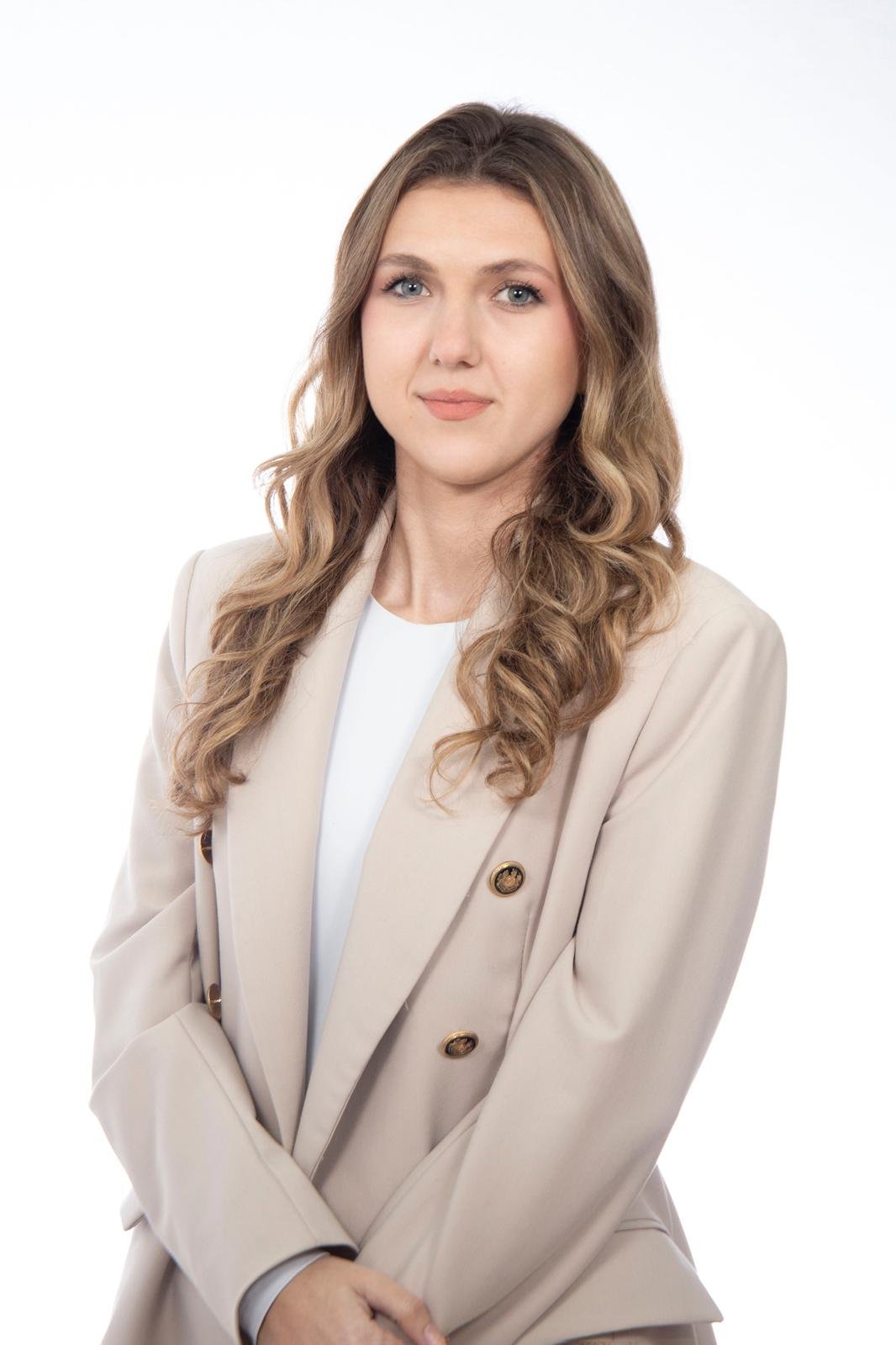 Internpreneur is a hiring platform connecting international interns with worldwide successful business owners and start-ups